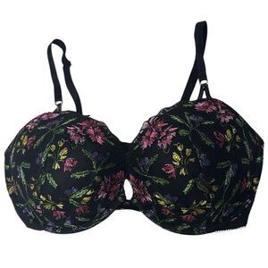 Victoria Secret Very Sexy Push Up Floral Embroidered/Leather Bra. Size 34DD.